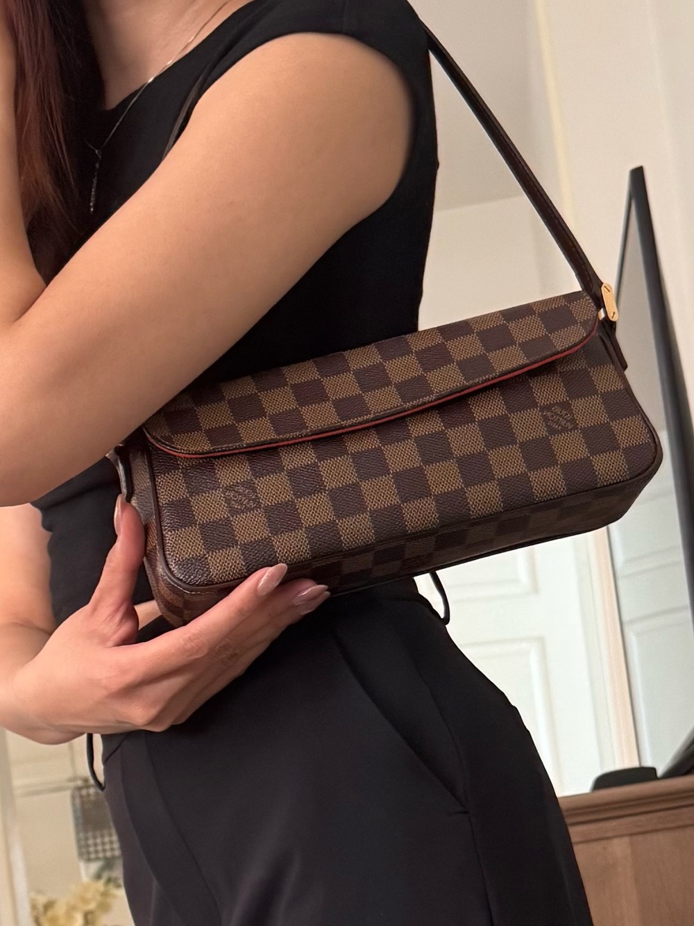 Louis Vuitton Recoleta in Brown Damier Ebene Shoulder Bag - Picture 2 of 9